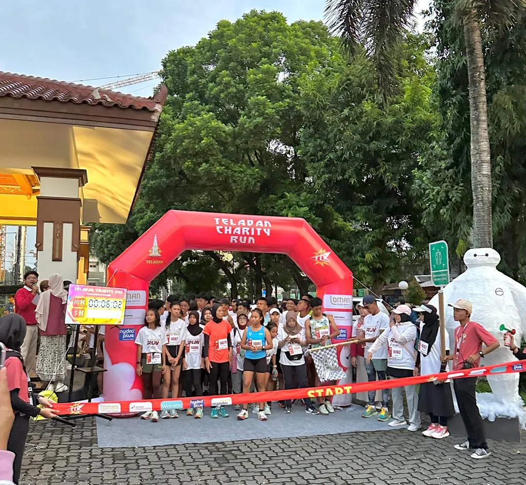 LOMAN PARK HOTEL YOGYAKARTA DAN SMA NEGERI 1 YOGYAKARTA GELORAKAN SEMANGAT SEHAT DAN BERBAGI MELALUI TELADAN CHARITY RUN